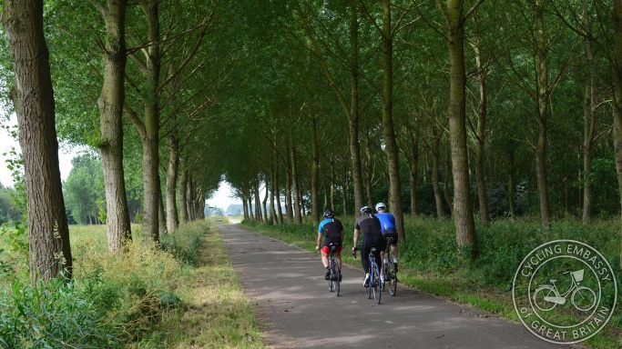 Rural cycle path Delft Zoetermeer