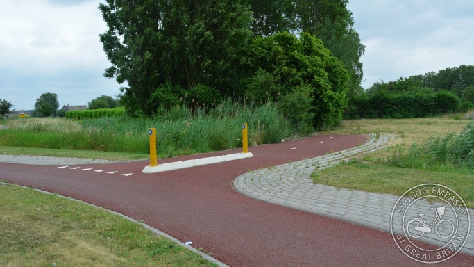 Cycling infrastructure connecting with future development, Elst, NL 