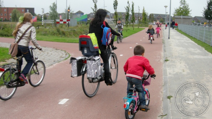Bi-directional cycleway, Kloosterveen, Assen