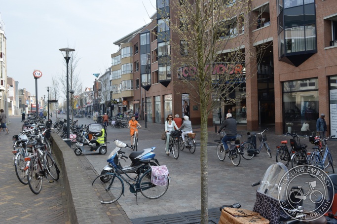 low motor traffic street, Veenendaal, NL 