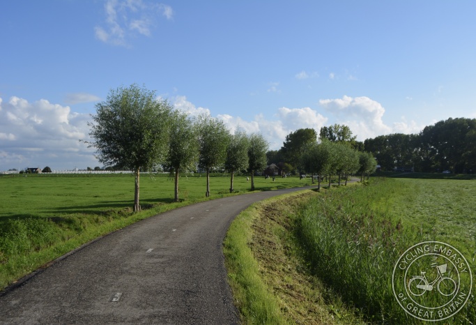Rural cycle path, Delft, NL