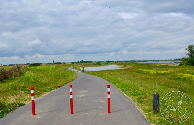 Cycle path, Lent, Nijmegen, NL