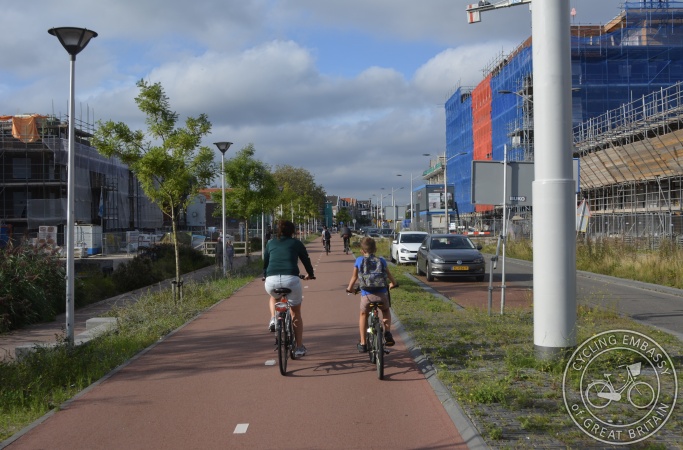Bi-directional protected cycleway, Delft, NL