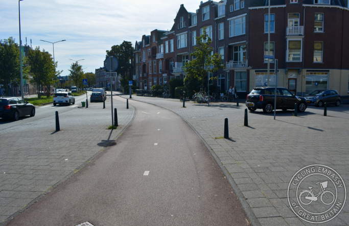Cycleway with clear priority across side road, The Hague, The Netherlands